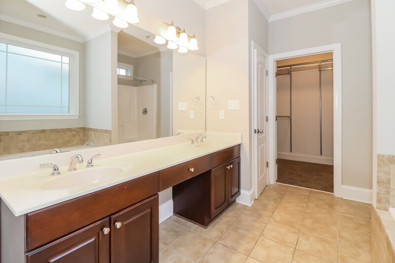 2,585/Mo, 510 Rabbits Run Fayetteville, GA 30214 Main Bathroom View