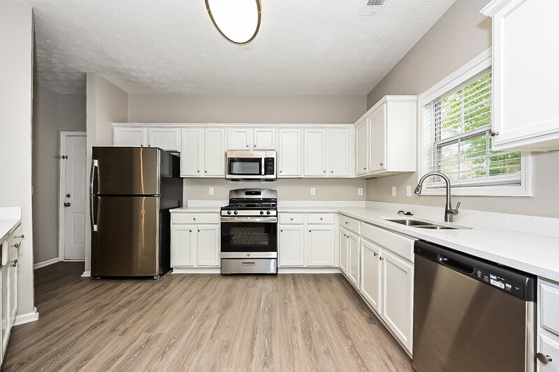 3,240/Mo, 445 Heathcliff Ct McDonough, GA 30253 Kitchen View 2