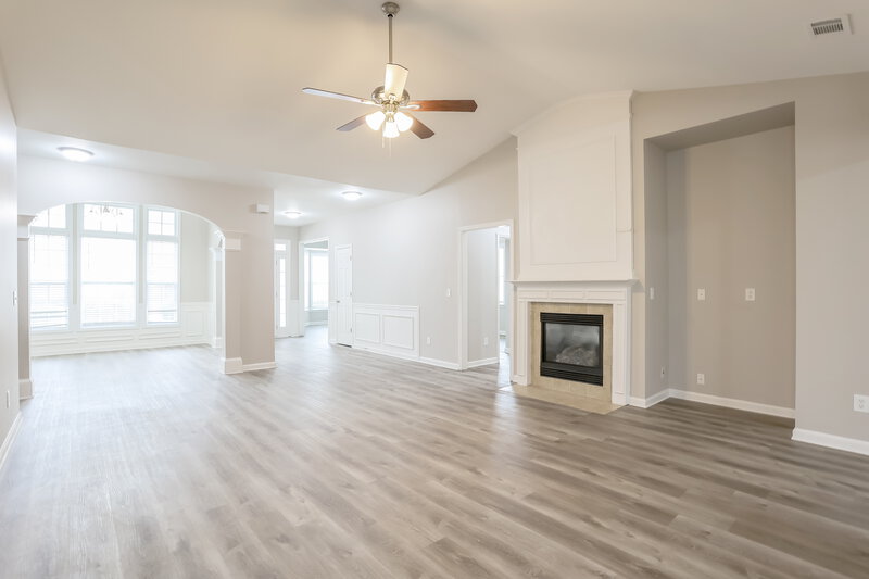 2,290/Mo, 2804 Summit Pkwy SW Atlanta, GA 30331 Living Room View 2