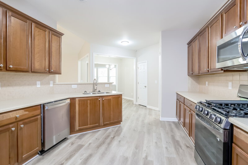 2,290/Mo, 2804 Summit Pkwy SW Atlanta, GA 30331 Kitchen View