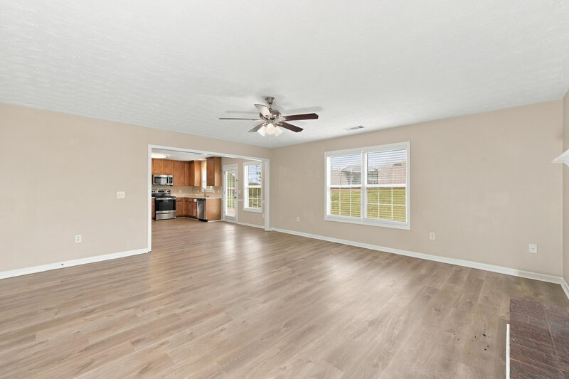 2,280/Mo, 3217 Watson Meadow Ln Loganville, GA 30052 Family Room View 2