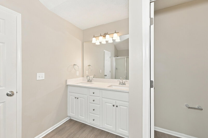 2,280/Mo, 3217 Watson Meadow Ln Loganville, GA 30052 Primary Bathroom View