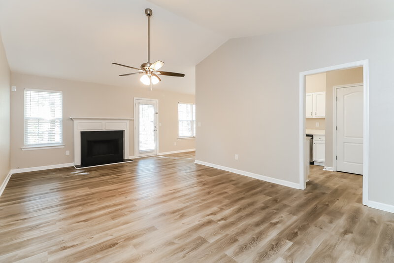 1,665/Mo, 310 Lakeside Pt Covington, GA 30016 Living Room View