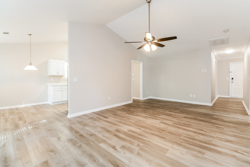 1,665/Mo, 310 Lakeside Pt Covington, GA 30016 Living Room View 2