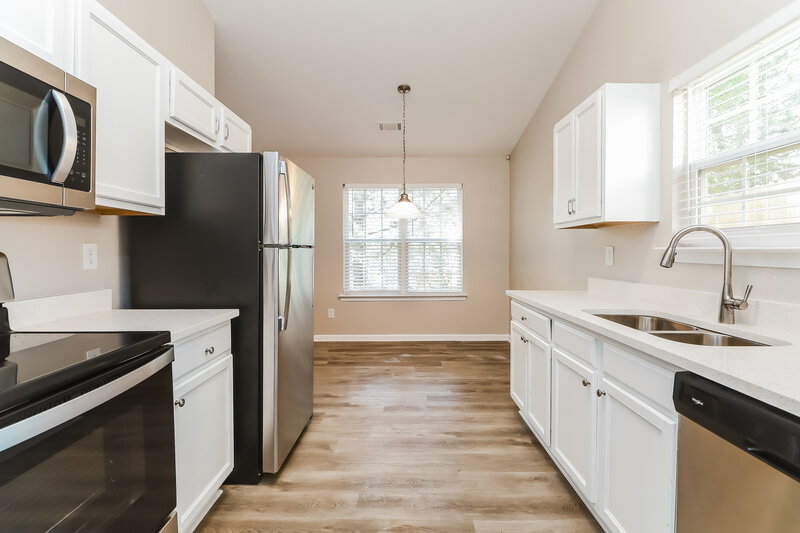 1,665/Mo, 310 Lakeside Pt Covington, GA 30016 Kitchen View 2