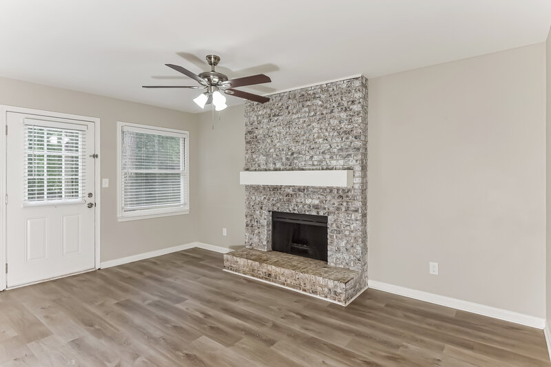 2,810/Mo, 3811 Eden Glen Dr SE Conyers, GA 30013 Family Room View