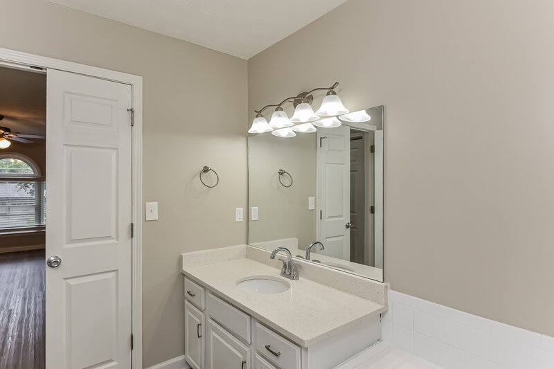 2,810/Mo, 3811 Eden Glen Dr SE Conyers, GA 30013 Main Bathroom View