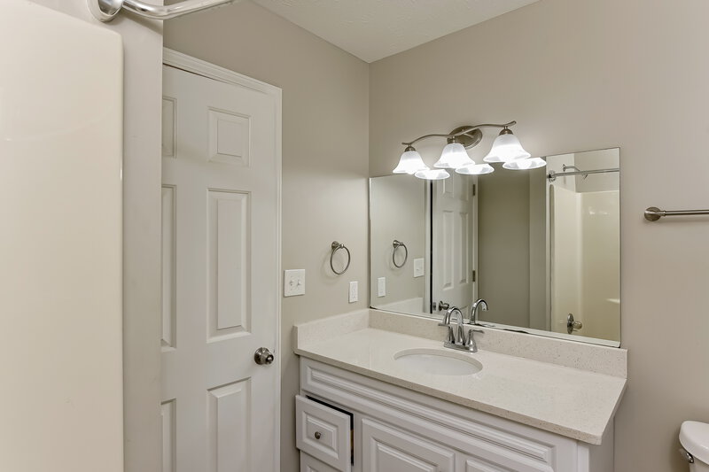 2,810/Mo, 3811 Eden Glen Dr SE Conyers, GA 30013 Bathroom View