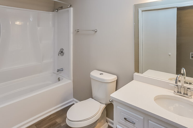 2,255/Mo, 107 Cedar Creek Ct Acworth, GA 30101 Bathroom View
