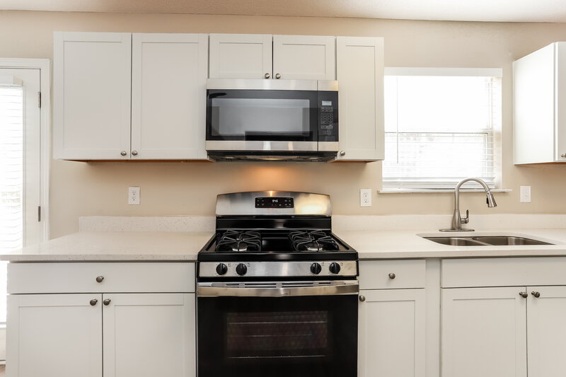 2,965/Mo, 2244 Waters Run Decatur, GA 30035 Kitchen View