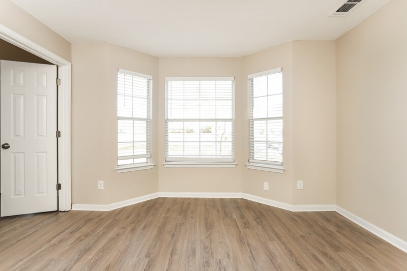 2,965/Mo, 2244 Waters Run Decatur, GA 30035 Sitting Room View 2