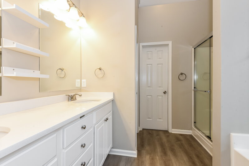 2,960/Mo, 636 Forest Pine Dr Ball Ground, GA 30107 Main Bathroom View