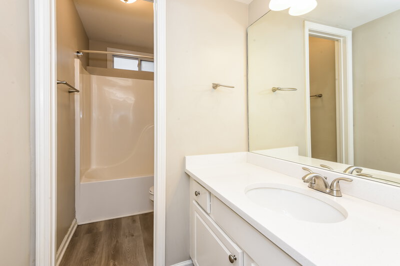 2,960/Mo, 636 Forest Pine Dr Ball Ground, GA 30107 Bathroom View