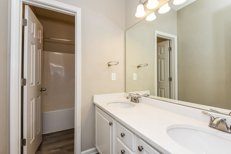 2,960/Mo, 636 Forest Pine Dr Ball Ground, GA 30107 Bathroom View 2
