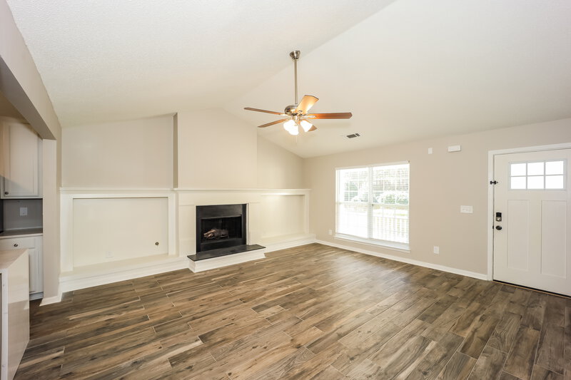 1,885/Mo, 102 Meadow Ct Fairburn, GA 30213 Living Room View 3