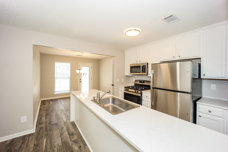 1,885/Mo, 102 Meadow Ct Fairburn, GA 30213 Kitchen View