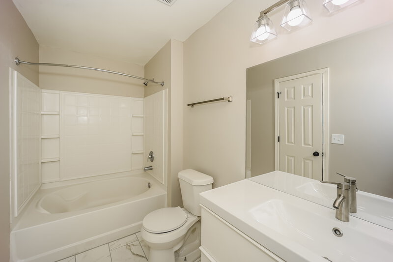 1,885/Mo, 102 Meadow Ct Fairburn, GA 30213 Main Bathroom View