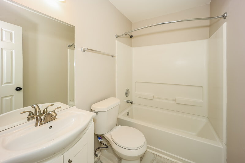 1,885/Mo, 102 Meadow Ct Fairburn, GA 30213 Bathroom View