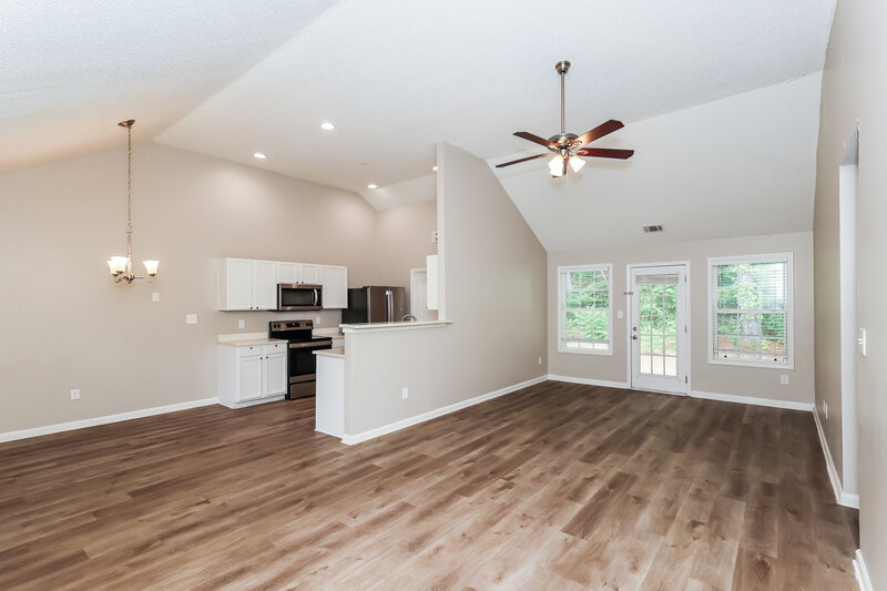 1,795/Mo, 4925 Brookwood Pl College Park, GA 30349 Living Room View