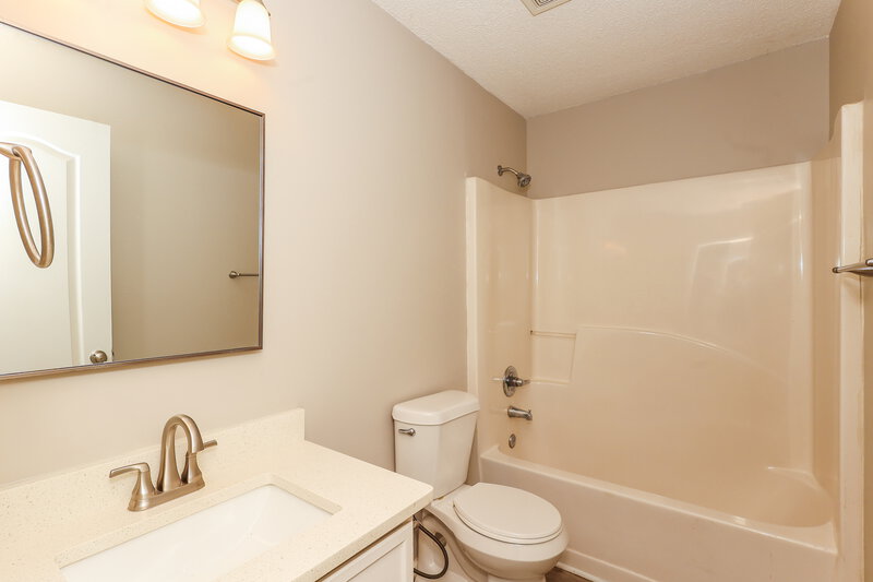 1,795/Mo, 4925 Brookwood Pl College Park, GA 30349 Bathroom View