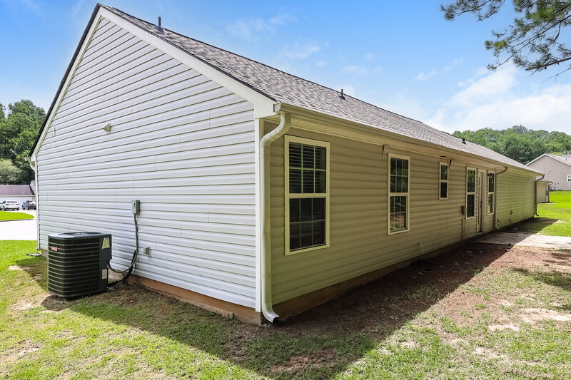 1,795/Mo, 4925 Brookwood Pl College Park, GA 30349 Rear View