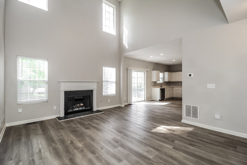 2,830/Mo, 2981 Courtland Oaks Trl SW Marietta, GA 30060 Living Room View