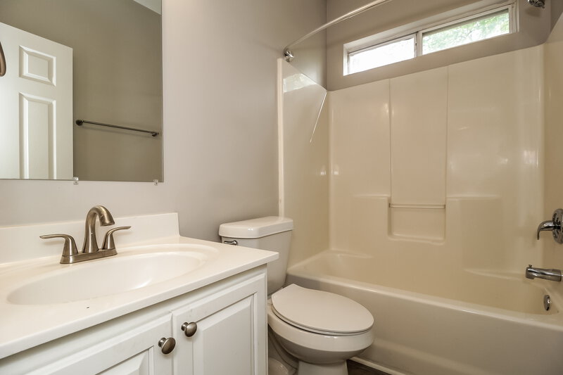 2,830/Mo, 2981 Courtland Oaks Trl SW Marietta, GA 30060 Bathroom View 2