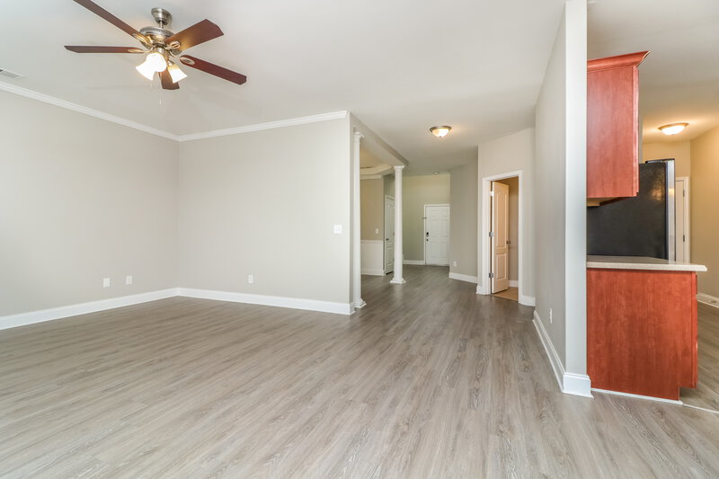 2,470/Mo, 4459 Hamby Pond Pl NW Acworth, GA 30102 Living Room View 4