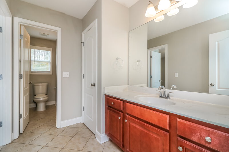 2,470/Mo, 4459 Hamby Pond Pl NW Acworth, GA 30102 Bathroom View