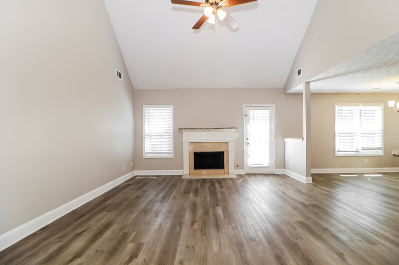 2,490/Mo, 2950 Northcliff Dr Suwanee, GA 30024 Living Room View