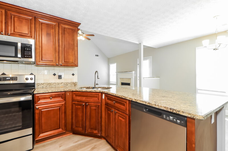 2,490/Mo, 2950 Northcliff Dr Suwanee, GA 30024 Kitchen View 2