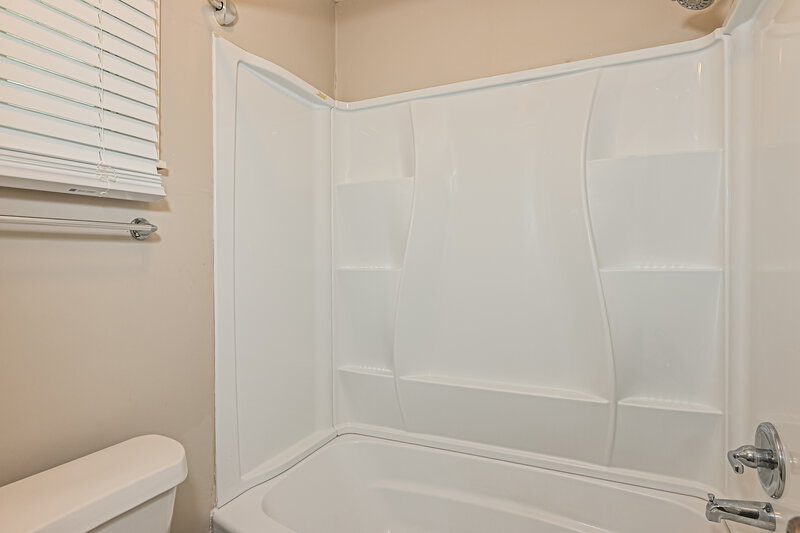 2,255/Mo, 5475 Ballard Way Norcross, GA 30071 Main Bathroom View 2