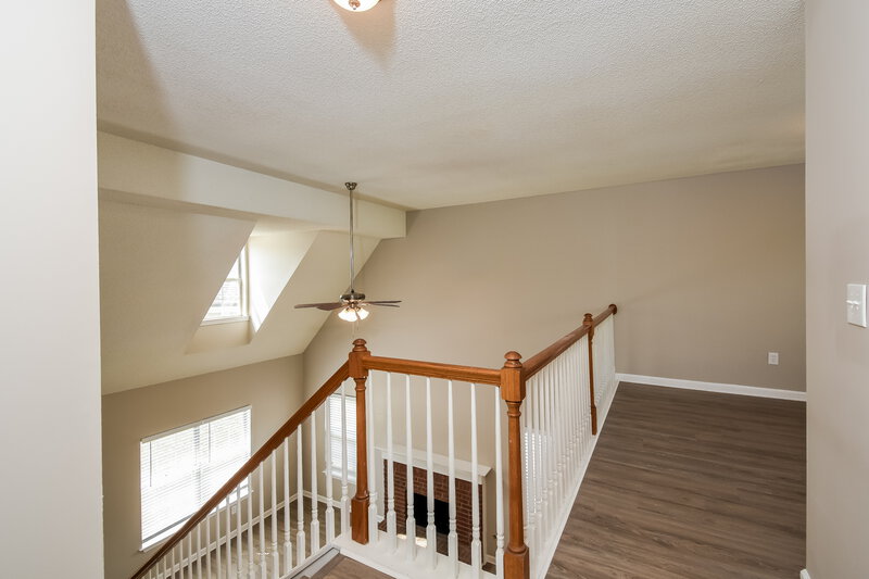 2,335/Mo, 2053 Summer View Pl SW Marietta, GA 30060 Loft View 2