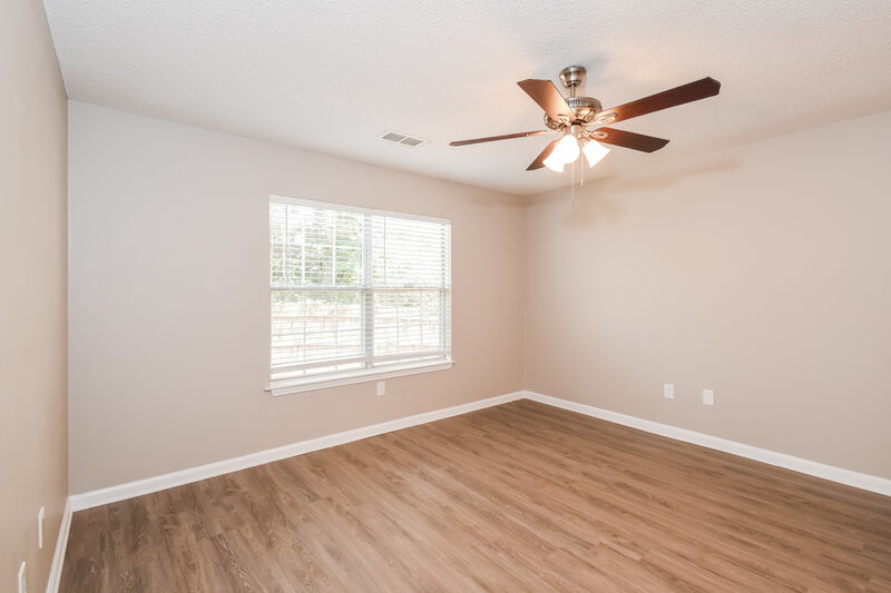 2,335/Mo, 2053 Summer View Pl SW Marietta, GA 30060 Main Bedroom View