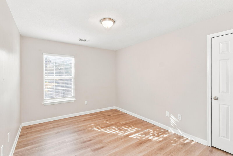 2,195/Mo, 2053 Summer View Pl SW Marietta, GA 30060 Bedroom View 2