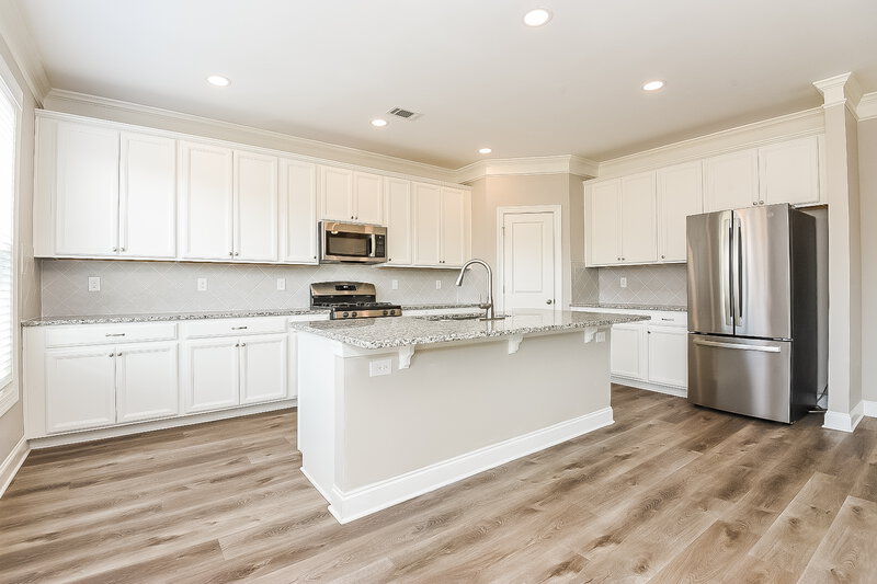 3,610/Mo, 4640 Settlers Grove Rd Cumming, GA 30028 Kitchen View 2