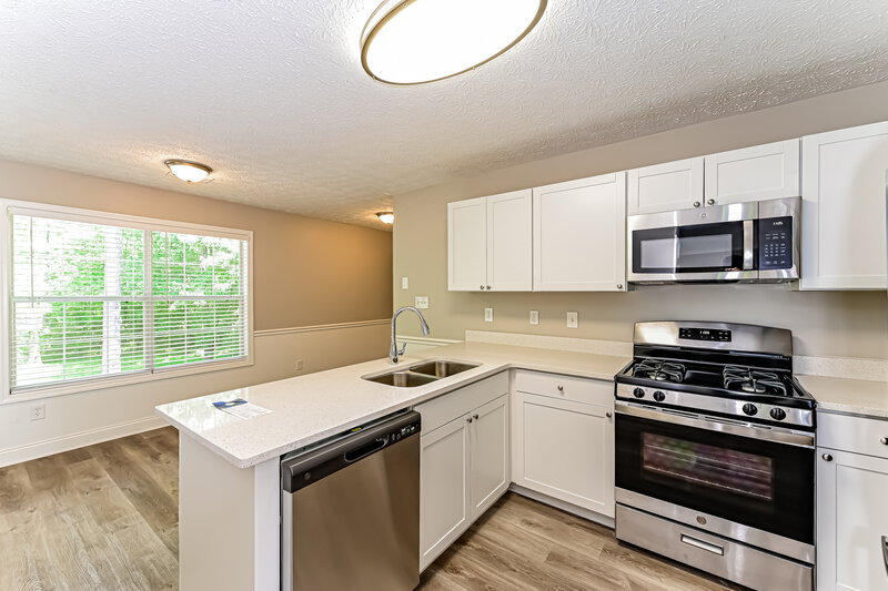 2,400/Mo, 1053 Privet Way McDonough, GA 30253 Kitchen View