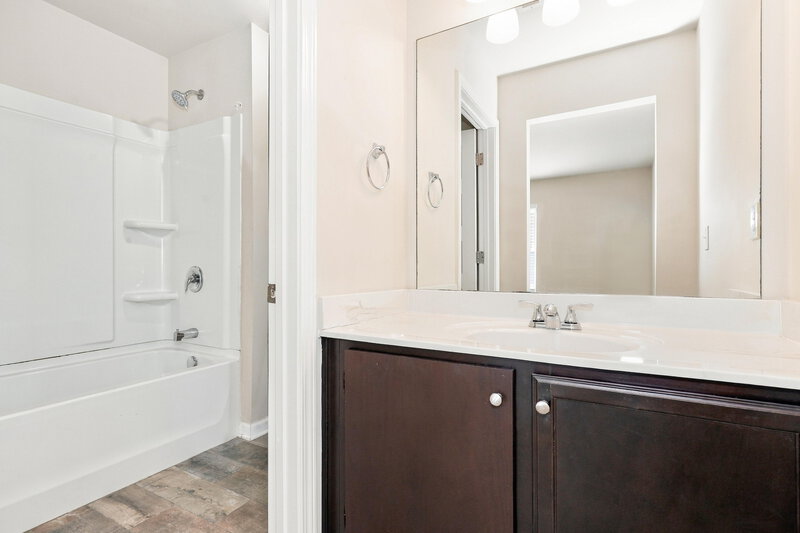 2,610/Mo, 617 Winners Cir Locust Grove, GA 30248 Bathroom View 2