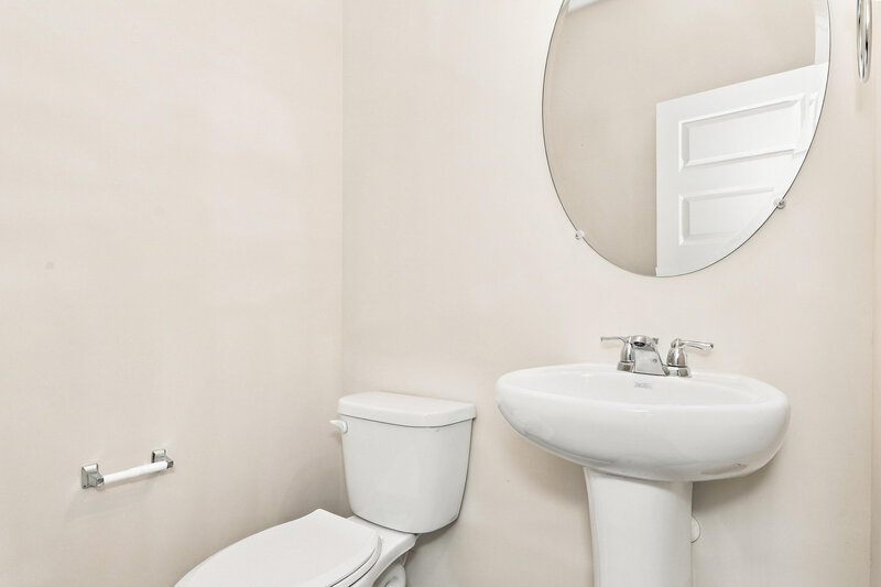 2,610/Mo, 617 Winners Cir Locust Grove, GA 30248 Bathroom View 3