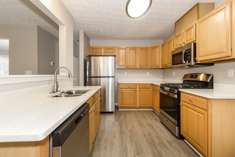 2,250/Mo, 2384 Stancrest Ln Lawrenceville, GA 30044 Kitchen View