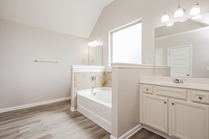 2,750/Mo, 421 Denali Ln McDonough, GA 30253 Main Bathroom View