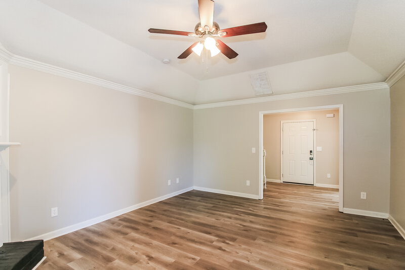 2,560/Mo, 1001 Crown Corners Dr McDonough, GA 30253 Living Room View 2