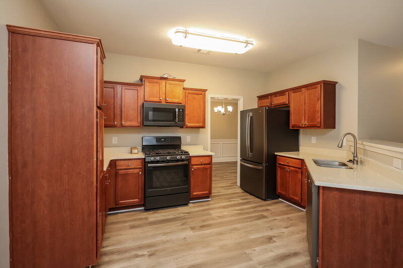 2,200/Mo, 137 Sweetspring Way Lawrenceville, GA 30045 Kitchen View
