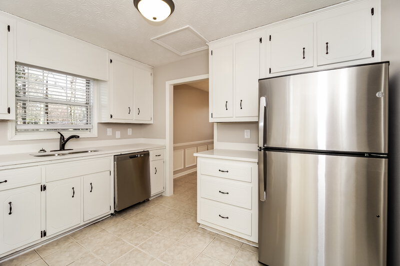 3,100/Mo, 6218 Emerald Springs Dr SE Acworth, GA 30102 Kitchen View 2