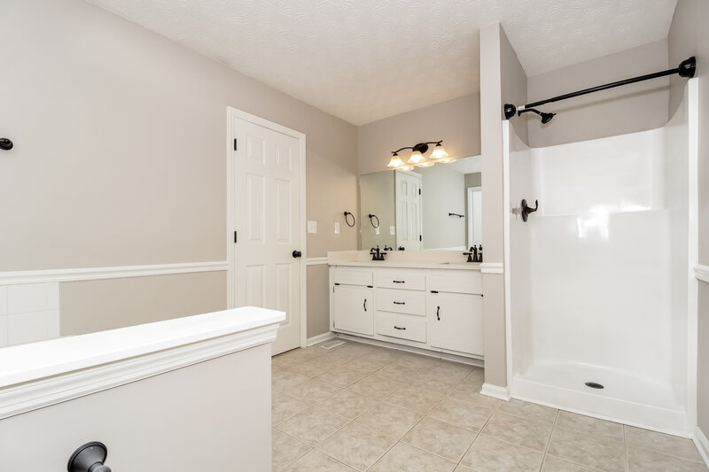 3,100/Mo, 6218 Emerald Springs Dr SE Acworth, GA 30102 Main Bathroom View