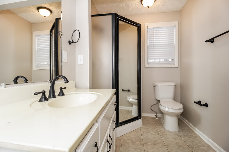 3,100/Mo, 6218 Emerald Springs Dr SE Acworth, GA 30102 Bathroom View 2