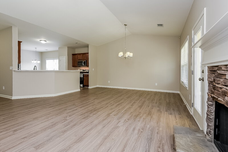 2,050/Mo, 19 Miles Dr SE Cartersville, GA 30120 Dining Room View 3