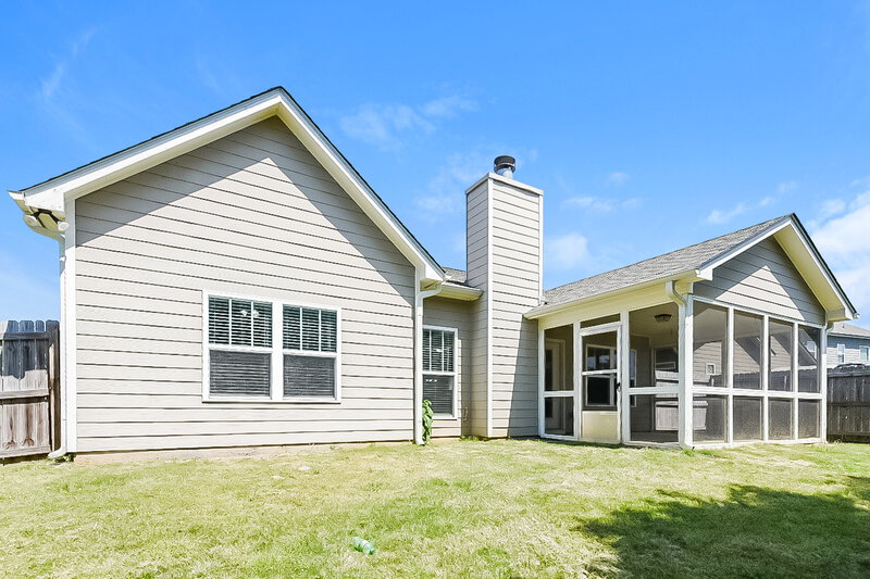 2,050/Mo, 19 Miles Dr SE Cartersville, GA 30120 Rear View