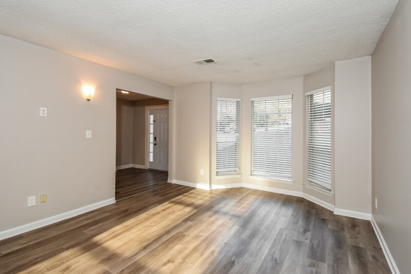 2,335/Mo, 1365 Lywellen Ct Stone Mountain, GA 30087 Family Room View