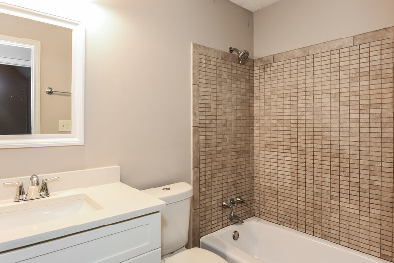 2,335/Mo, 1365 Lywellen Ct Stone Mountain, GA 30087 Bathroom View